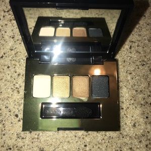 Estée Lauder pallet